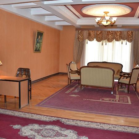 Ganja Hotel Экстерьер фото