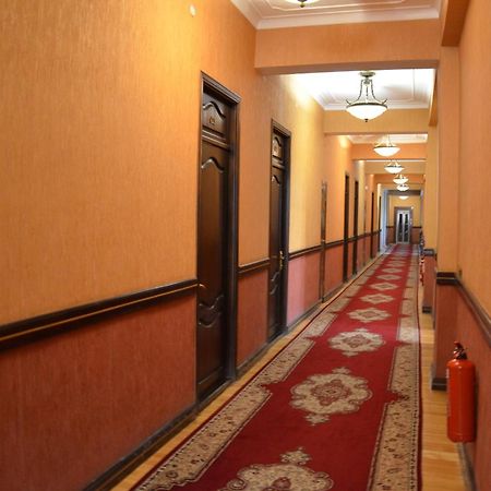 Ganja Hotel Экстерьер фото