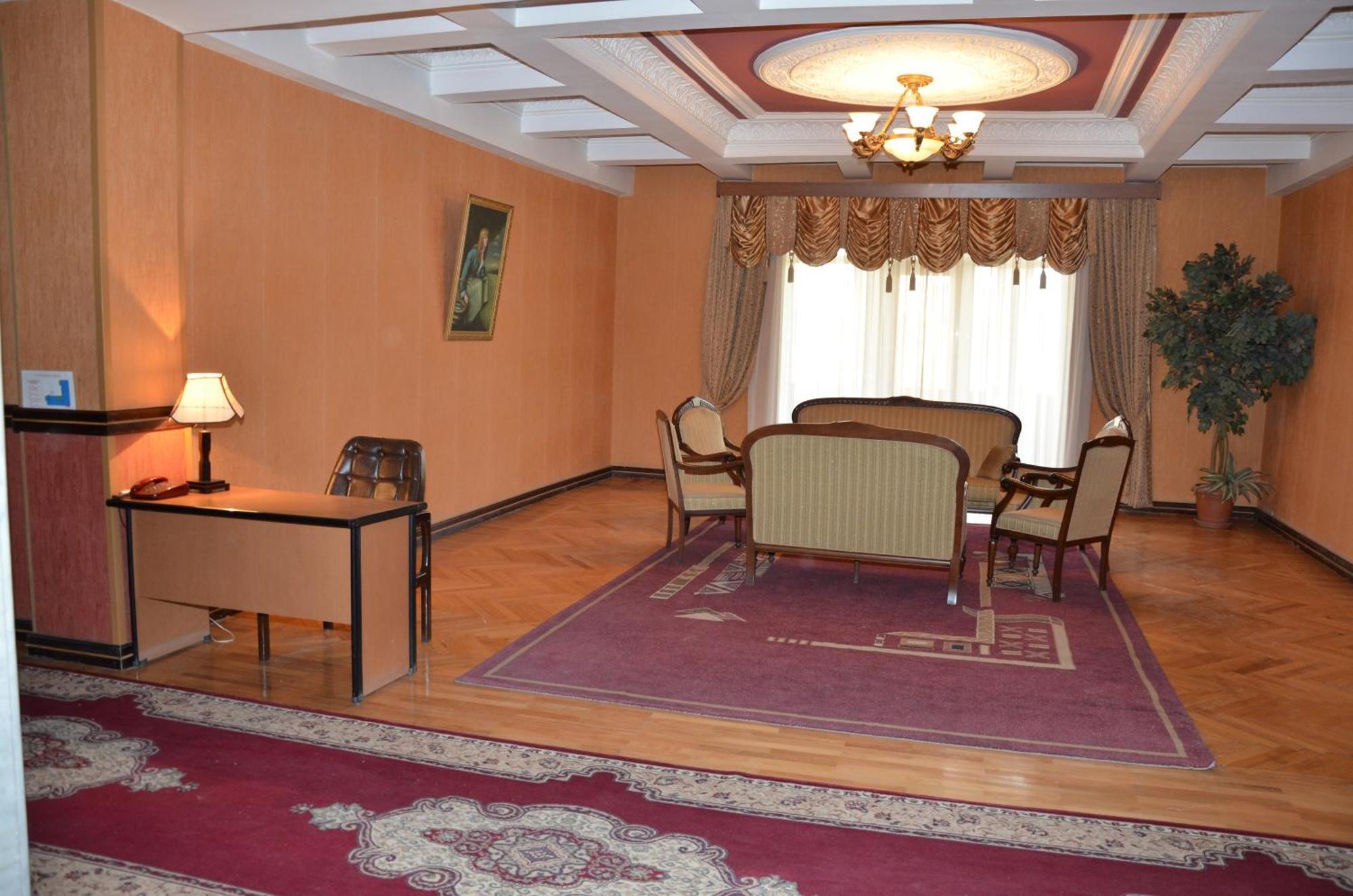 Ganja Hotel Экстерьер фото