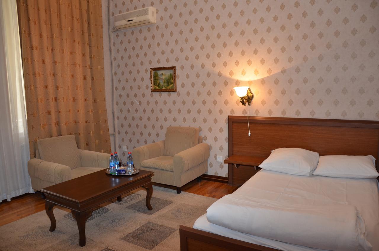 Ganja Hotel Экстерьер фото