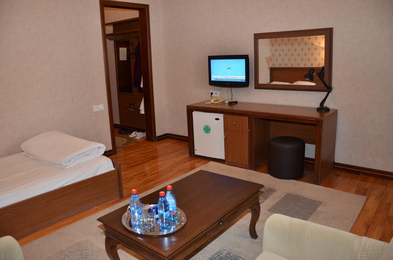Ganja Hotel Экстерьер фото