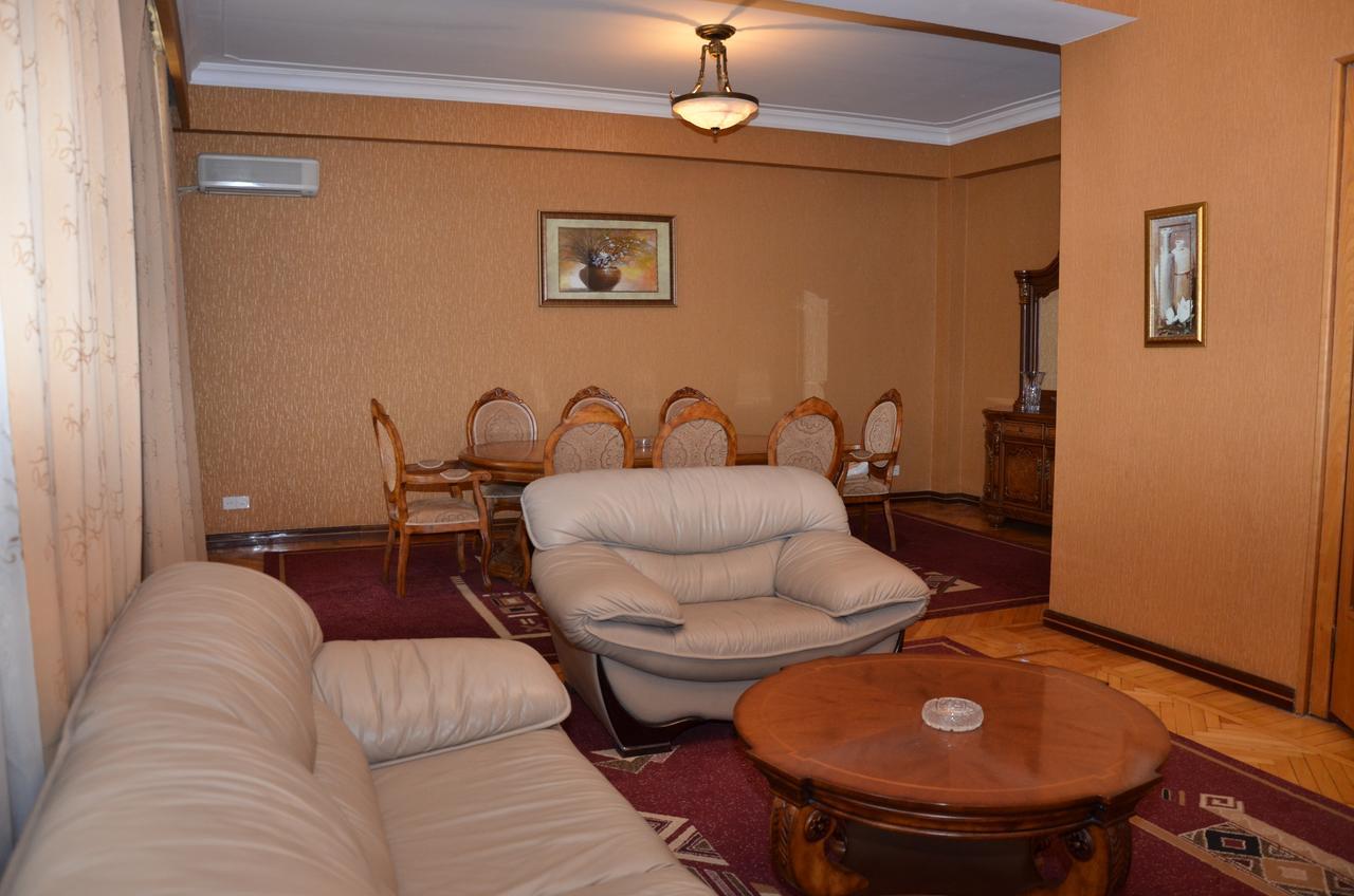 Ganja Hotel Экстерьер фото